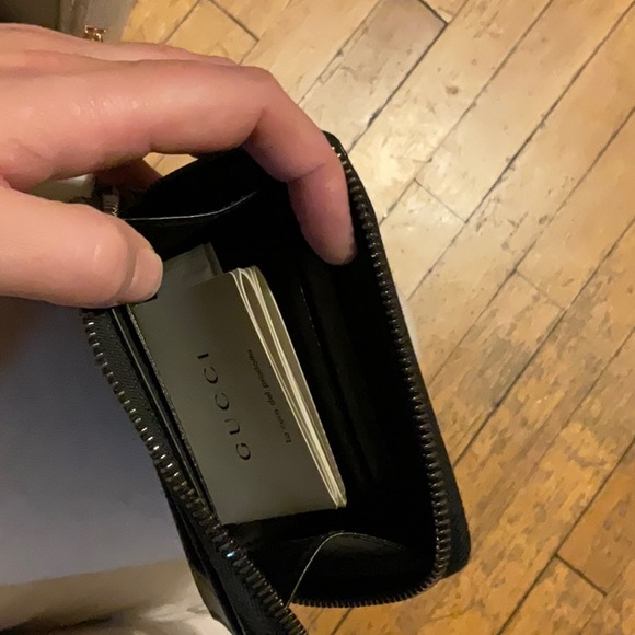 Gucci GG Marmont Matelassé Zip Card Case - Picture 9 of 9